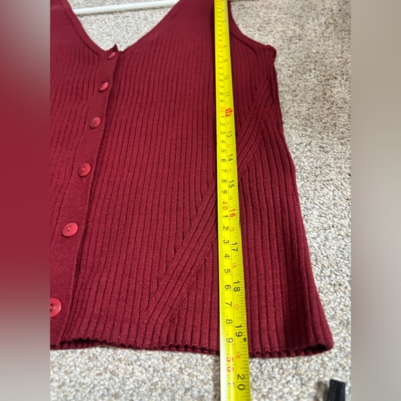 Madewell The Signature Knit Button-Front Sweater Tank Garnet Small Basic Solid - Picture 2 of 8